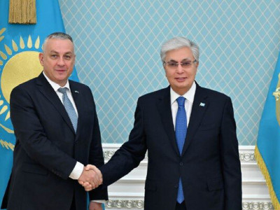 Президент Халықаралық серіктестік жөніндегі еуропалық комиссарын қабылдады