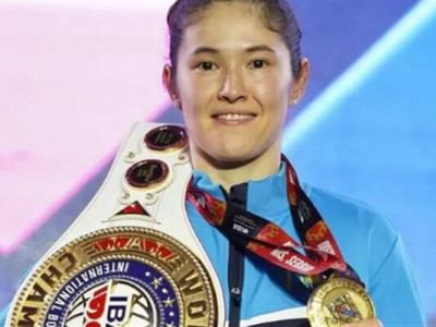 Тоқаев Назым Қызайбайды тарихи жеңісімен құттықтады