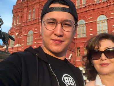 Актер Шәріп Серіктің анасы ұлының экс-сүйіктісі туралы бар шындықты  айтып берді