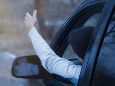 Көлік терезесінен қол шығару: айыппұл 39 мың теңге