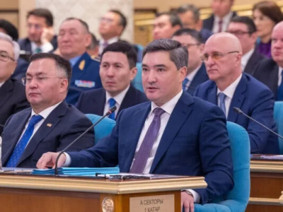 Үш жылда бюджет тапшылығын екі есеге жуық төмендетеміз — Олжас Бектенов