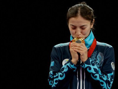 Тимур Тұрсымбаев парадзюдошы Ақмарал Науатбекке жаңа көлік сыйлады