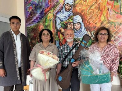Қарағандыда жаңа туған сәбилерге домбыра сыйға тартылды
