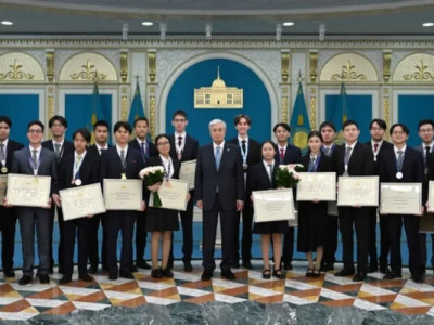 Президент халықаралық пән олимпиадалары жеңімпаздары мен жүлдегерлерін марапаттады
