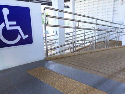 Алматыда 4,3 мыңнан астам нысан мүмкіндігі шектеулі жандарға бейімделген