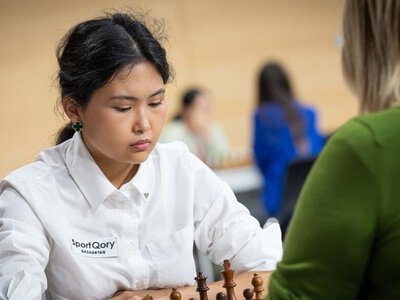 Тоқаев Асаубаеваны блиц бойынша әлем чемпионатындағы жеңісімен құттықтады