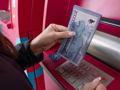 Мыңға жуық азамат айына 3 млн теңге табады: олар қайда жұмыс істейді