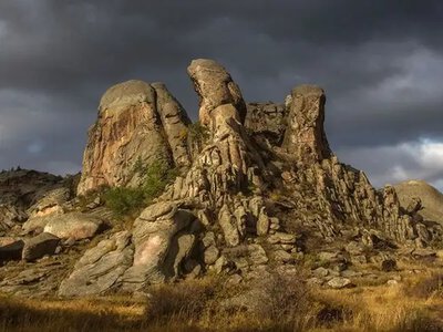 Қарқаралыда ұлттық парк жартасына жазу жазған вандалдар іздестірілуде
