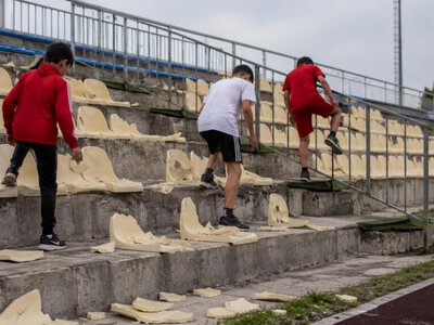 Сәтпаевта балалар стадион трибунасын қиратты