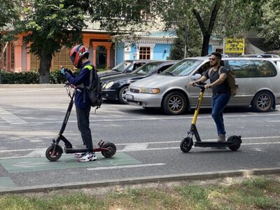 Электр самокаттардың тротуармен  жүруіне тыйым салынады