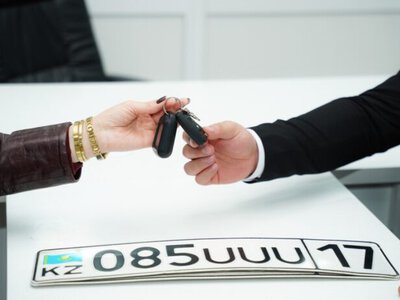 Шымкенттіктер дайын жүргізуші куәлігін, көлік құралын тіркеу куәлігін және мемлекеттік нөмірді үйіне жеткізіп ала алады