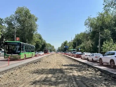 Төле би көшесінде автокөліктерге автобус жолағымен жүруге рұқсат берілді