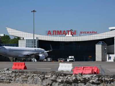 Алматы әуежайында жанжал шығарған екі ер адам рейстен шығарылды