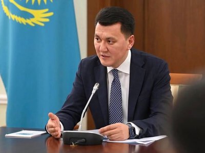 «Әншілер – шайтан азаншысы»: Ерлан Қарин тойда уағыз айтқан ер адамға жауап берді