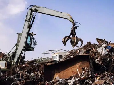 Өскемен тұрғыны бөтен көлікті 35 мың теңгеге металлоломға өткізген