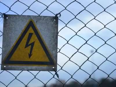 Астанадағы ойын алаңында бес жасар баланы тоқ соқты