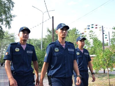 Әлемдік сән үйлерінің киімін таныстырған қазақстандық модель Ұлттық ұланда қызмет етіп жүр
