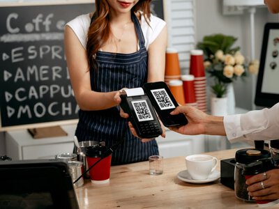 QR дәуірі: 7,1 трлн теңгенің 60 пайызы смартфон арқылы төленген