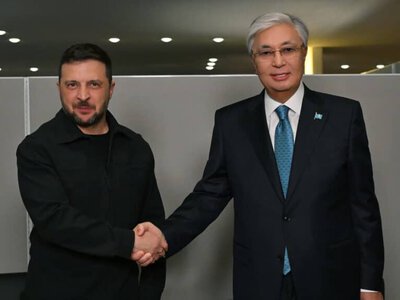 Тоқаев Украина президенті Зеленскийді Тәуелсіздік күнімен құттықтады