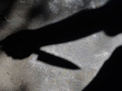 Түнгі клубтағы төбелес кезінде екі адам пышақталды