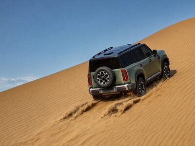 Geely жасанды интеллектке негізделген жол талғамайтын технологияларын таныстырды