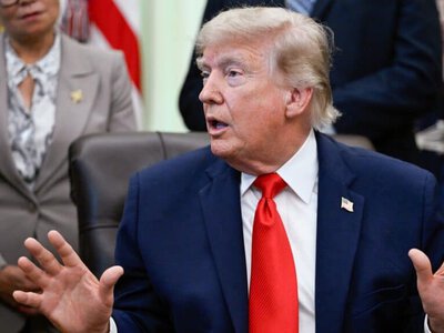 Трамп Ормұз бұғазын өз құрметіне атайтынын мәлімдеді