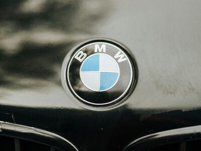 BMW 190 мыңға жуық көлігін кері қайтарып жатыр