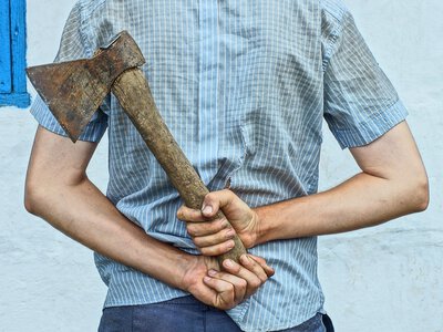 Картоп қазып беруін сұраған: 90-дағы кейуананың өліміне күдікті ретінде ұлы ұсталды