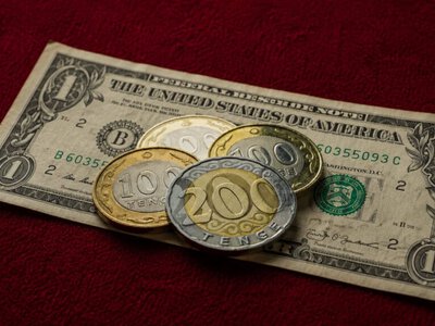 Доллар бір күнде 2 теңгеге арзандады: 8 қыркүйекке арналған валюта бағамы