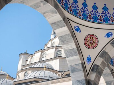 Бішкекте бұрынғы орталық мешітті бұзып, орнына жаңа ғимарат салмақ
