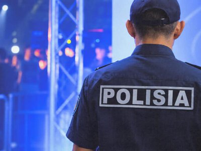 Көкшетауда белгісіз ер адам мұражайдағы 1 млн теңгенің жабдығын бүлдірді
