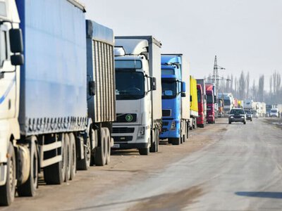 Қазақстан мен Ресей шекарасында 160 жүк көлігі тоқтап тұр