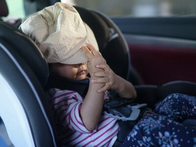 Павлодарда есік алдындағы көлікте ұйықтап жатқан баланы полиция бірнеше сағат іздеген