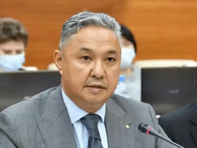 Азат Перуашев өзін сексуалды қысым үшін айыптаған әйелді сотқа бермек
