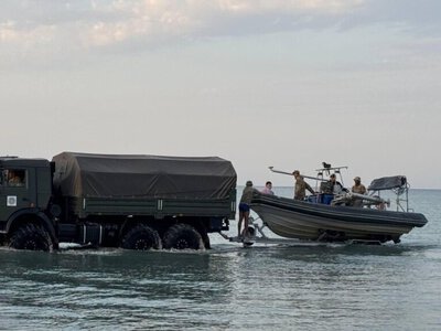 Каспийде жүздеген құтқарушы, авиация және сүңгуірлер екі әскеридің денесін іздеуде