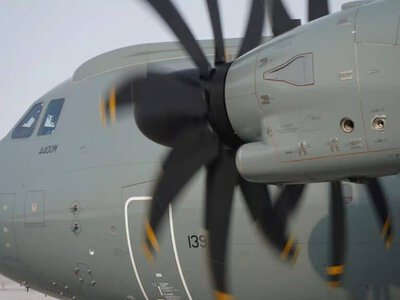 Каспийде қаза тапқан офицердің мәйіті әскери ұшақпен Түркістанға жеткізілді