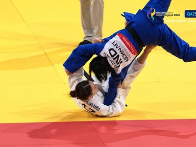 Әбиба Әбужақынова қарсыласын 25 секундта жеңіп, жартылай финалға шықты