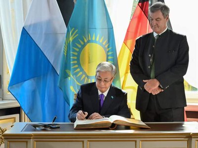 Тоқаев Бавария премьер-министрі Маркус Зёдермен кездесті