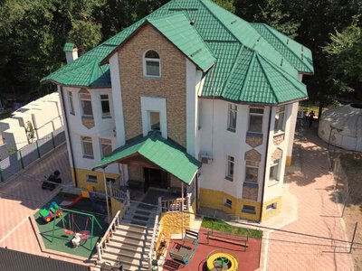Заң талабы мен бала мүддесі: Алматыда 200 ерекше бала мектепсіз қалуы мүмкін