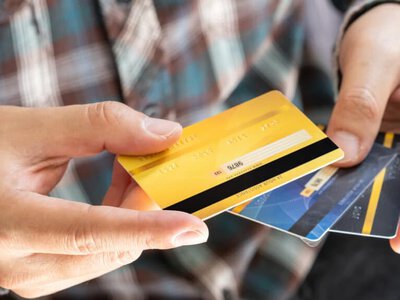 Студентке 16 млн теңге беріп, дропперлікке тартқандар ұсталды