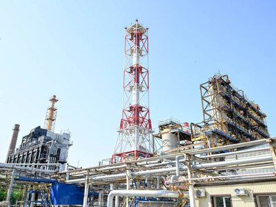 Атыраудағы экологиялық дау: мұнай зауыты артық газ жағылғанын жоққа шығарды
