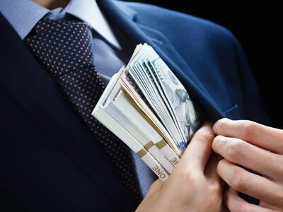 Пара беру, алаяқтық, ұрлық: елде бір айда  106 жемқорлық фактісі тіркелді