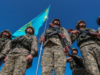 Армия өткен ғасырда қалып кеткен:  ақылы әскерге бюджеттен қанша қаржы керек