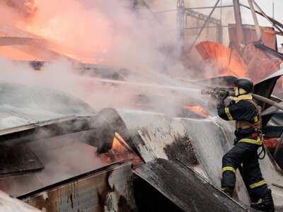 Өскеменде үш қабатты тұрғын үй өртеніп, 8 адам эвакуацияланды