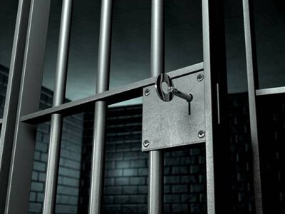 Өлім жазасы кезінде екі рет тірі қалған әйел түрмеге оралды