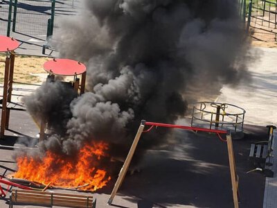 Ақтауда екі қыз балалар алаңын өртеп,       5 млн теңге шығын әкелді