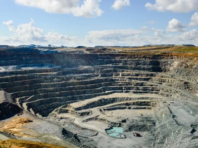 Glencore екі айдың ішінде «Қазцинкті» Шахмұрат Мүтәліпке сатуы мүмкін