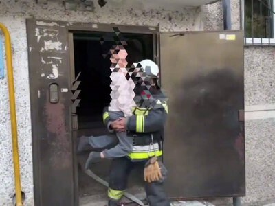 Шымкенттегі бес қабатты үйде өрт шығып, бүлдіршін құтқарылды
