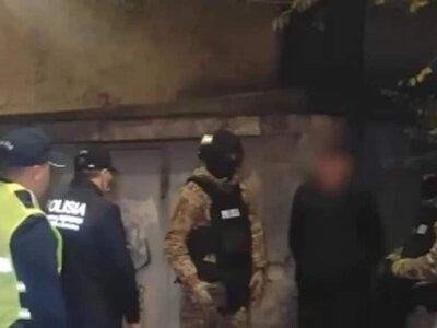 Алматыда қару алып жүрген күдікті ұсталды