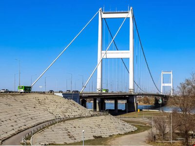 Семейдегі аспалы көпірде жарысқан жүргізушілер жауапқа тартылды